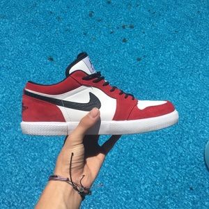 Retro Jordan v.1 gym red